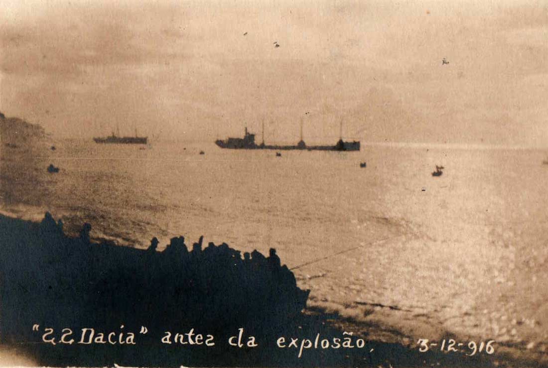 A blurry sepia photograph of the CS Dacia off the coast of Panama. 
